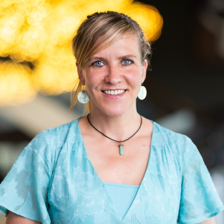 Angela van Buuren 1 2025 2150x2150.jpg